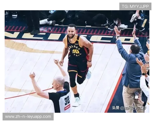 勇士外线三分雨淹没对手,库里领衔全场,勇士队库里三分 勇士外线三分雨淹没对手,库里领衔全场,勇士队库里三分